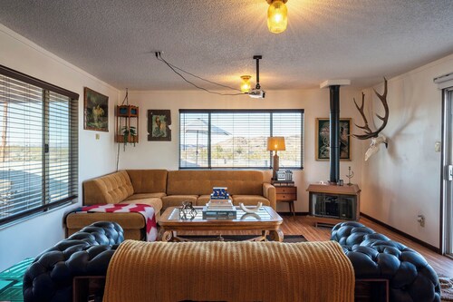 Private Desert Ranch: Hot Tub, Cowboy Pool, Saloon