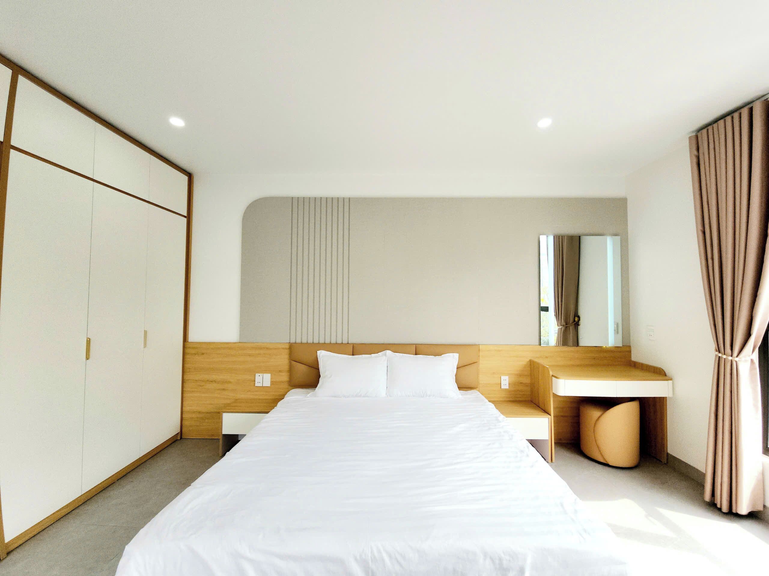 Luxury Apartment, City View | Desk, laptop workspace, free WiFi