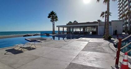 Encantame Towers Soleil Resort 15thflr. Cozy brand new 1 bedroom beachside condo