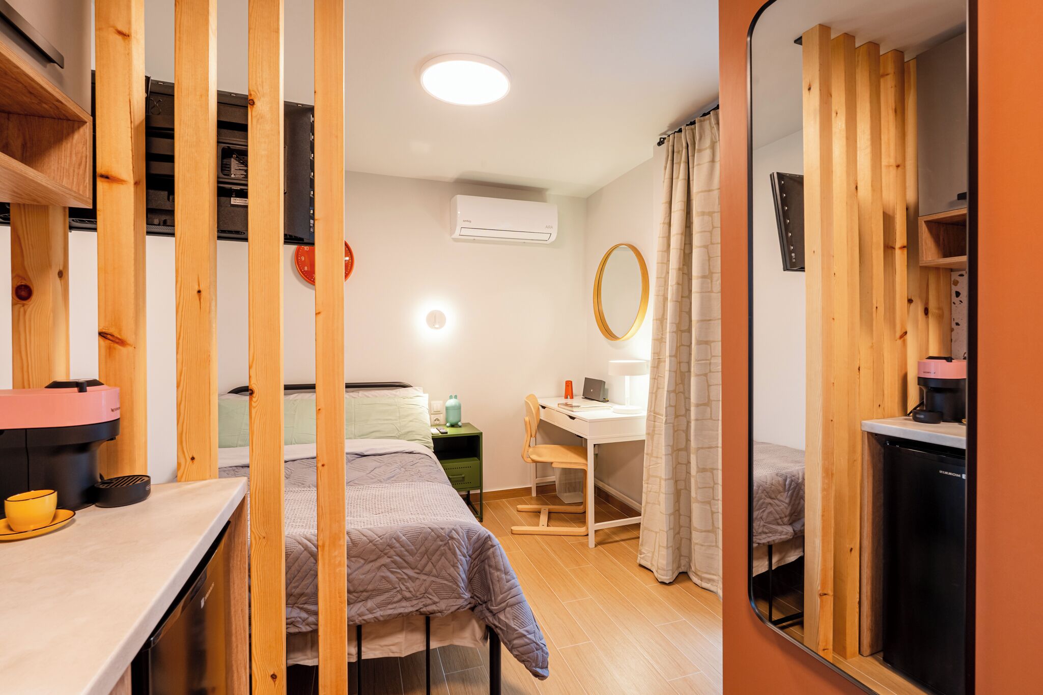 1 habitación, escritorio, tabla de planchar con plancha y wifi gratis 