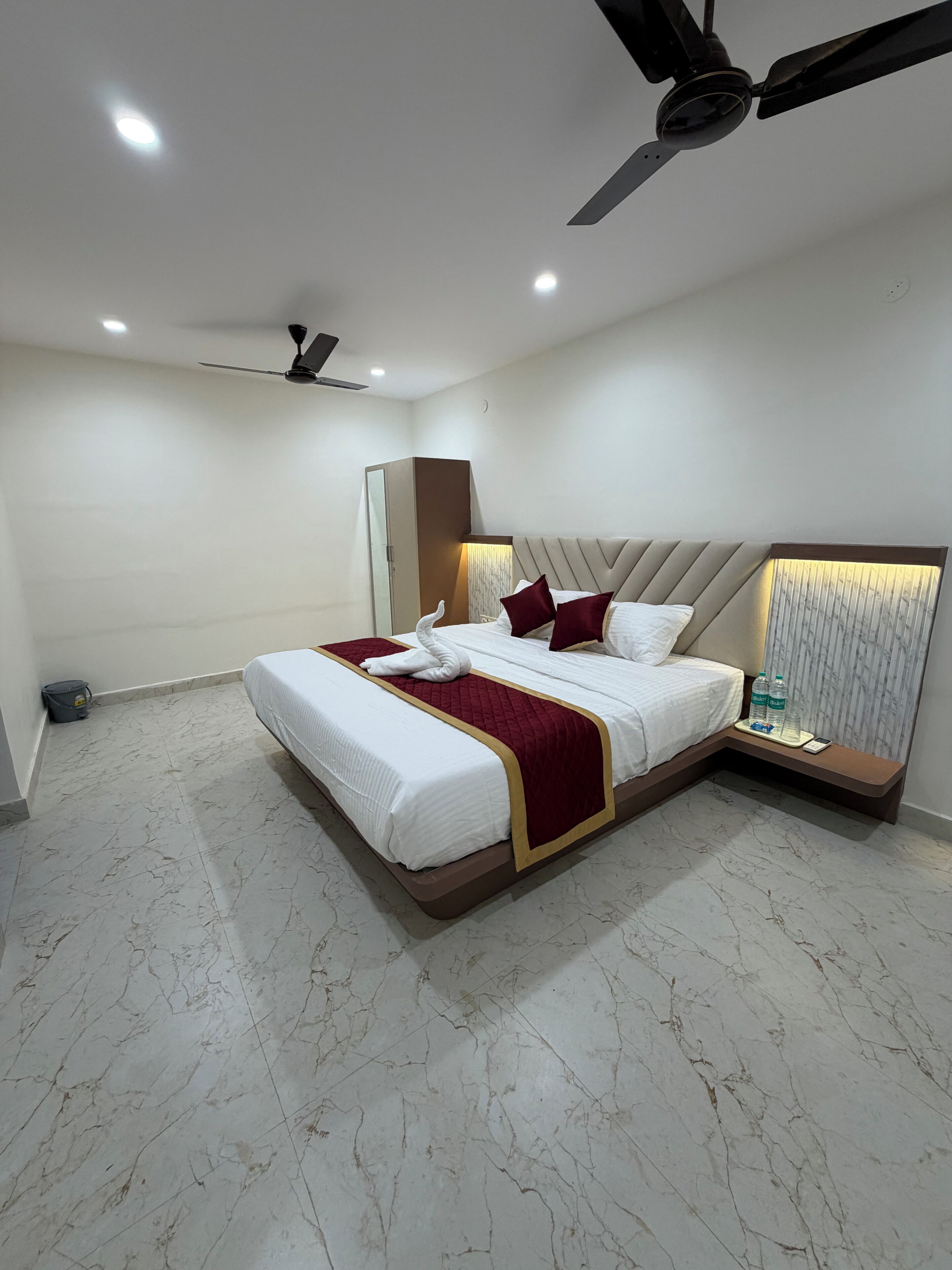 Deluxe Double Room | Free WiFi