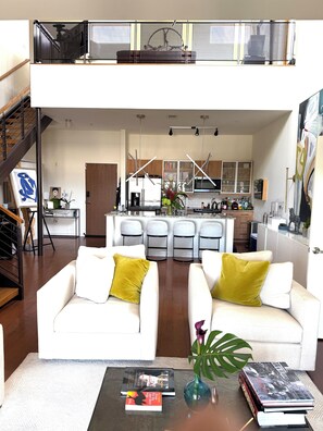 Interior - Spacious 3-bedroom condo in charming Atlanta with AC (Atlanta)