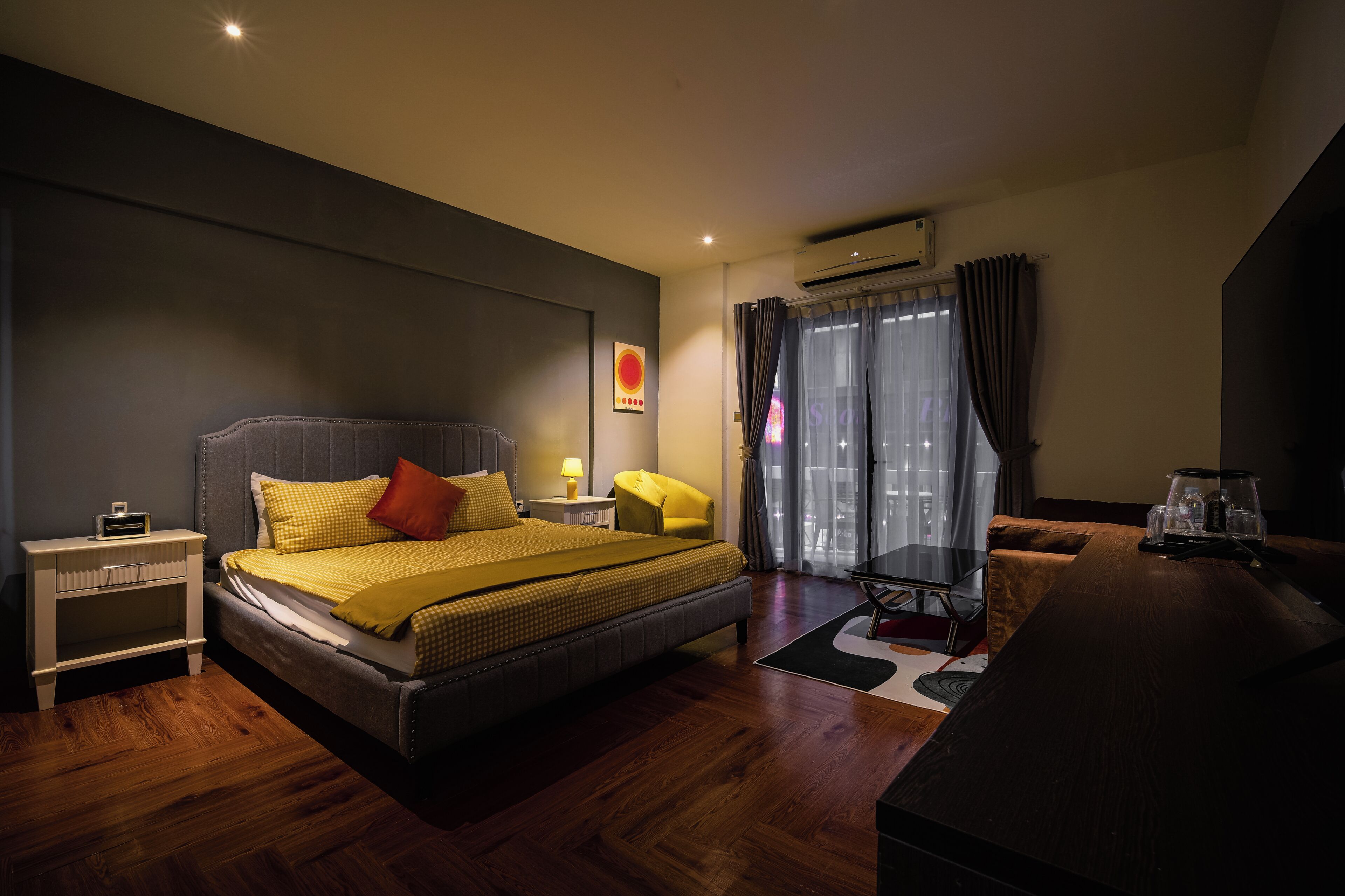 Deluxe Room, Balcony, City View | Wi-fi percuma, cadar katil 
