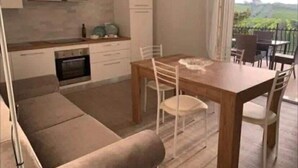 Apartemen, pemandangan laut | Dapur pribadi