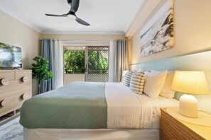 1 bedroom, iron/ironing board, WiFi, bed sheets - The Palms Luxe with 9 Resort Pools (Westcourt)