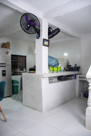 Interior - Spacious Coveñas Cabin 4 Bedrooms, close to beach, Pet-Friendly (Coveñas)