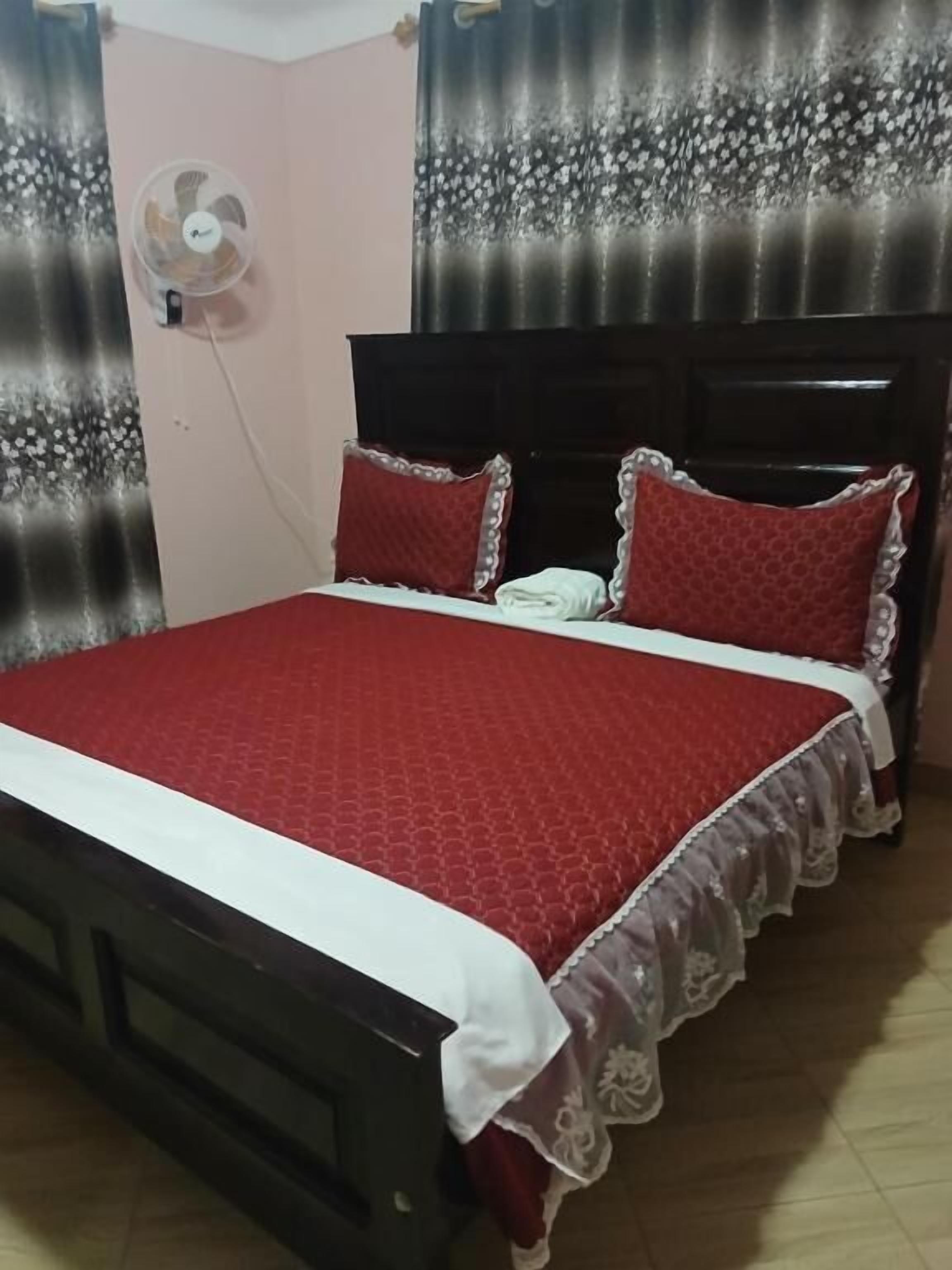 Habitación individual básica, vistas al parque | Sistema de insonorización y wifi gratis