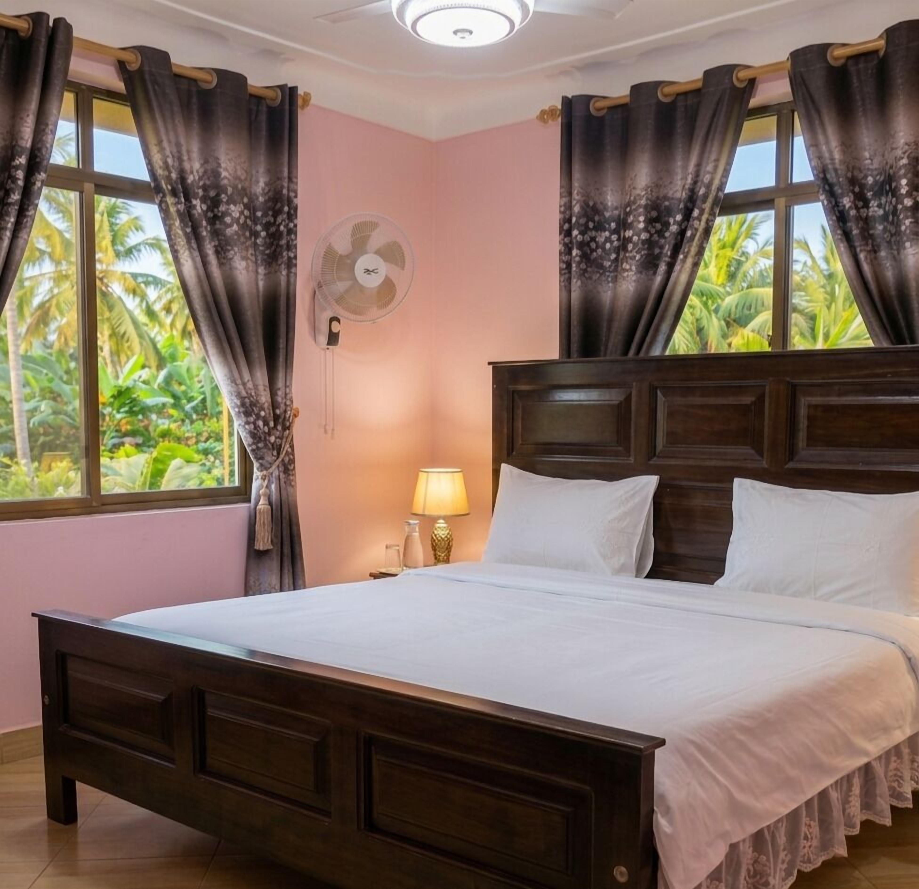 Basic Single Room, Park View | Soundproofing, WiFi (free)
