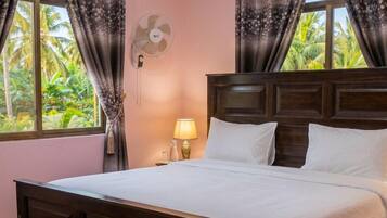 Basic Single Room, Park View | Soundproofing, WiFi (free)