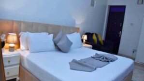 Soundproofing, WiFi (free) - PANDA HOTEL (Entebbe)