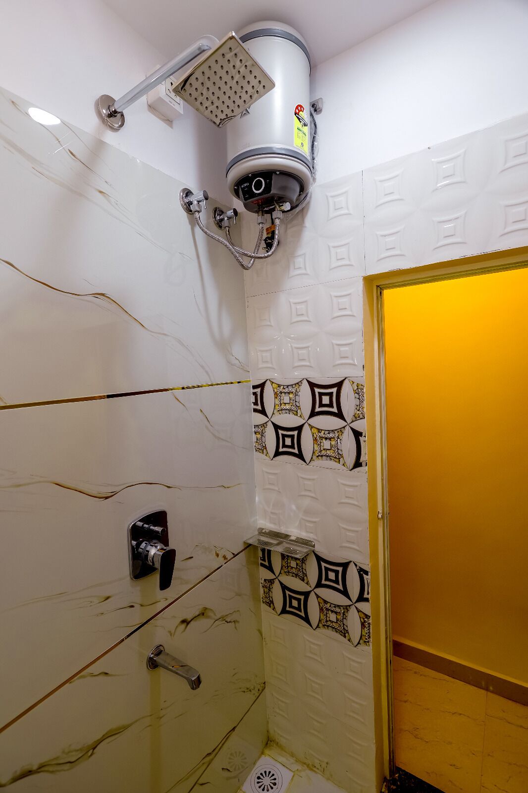 Family Room | Bathroom