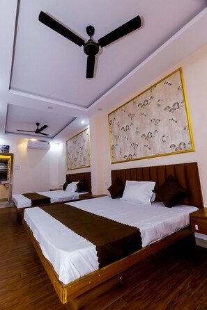 ห้องแฟมิลี่ | โต๊ะทำงาน, Wi-Fi ฟรี
