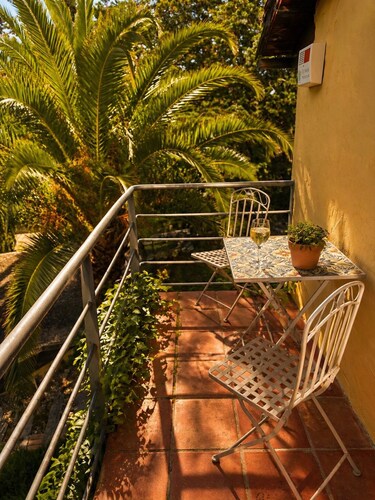 Privat guest room in family villa in nature close to Madrid
