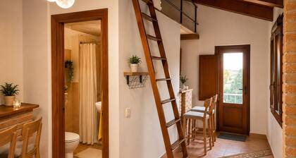 Privat guest room in family villa in nature close to Madrid