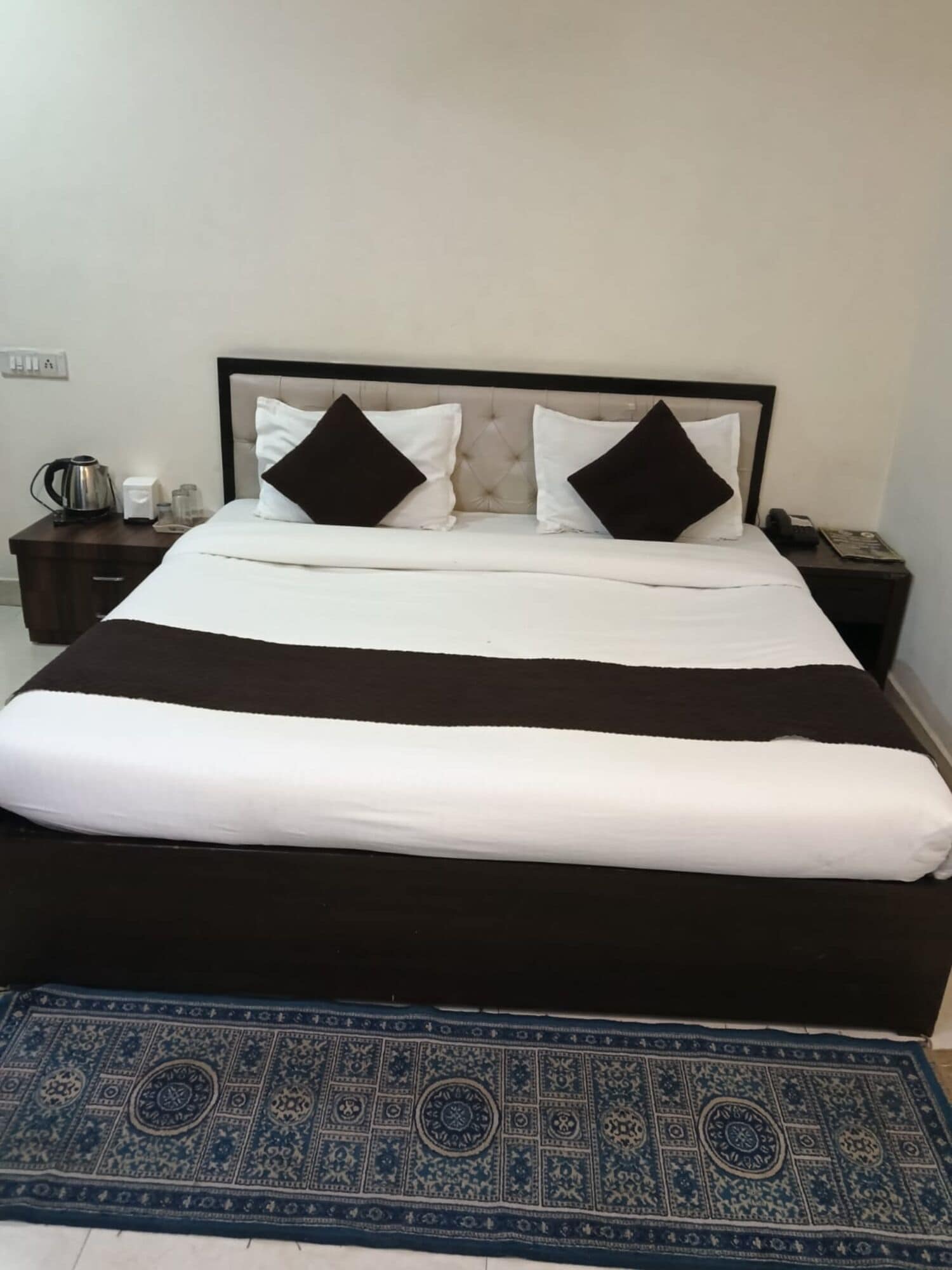 Luxury Double Room, City View | Desk, free WiFi