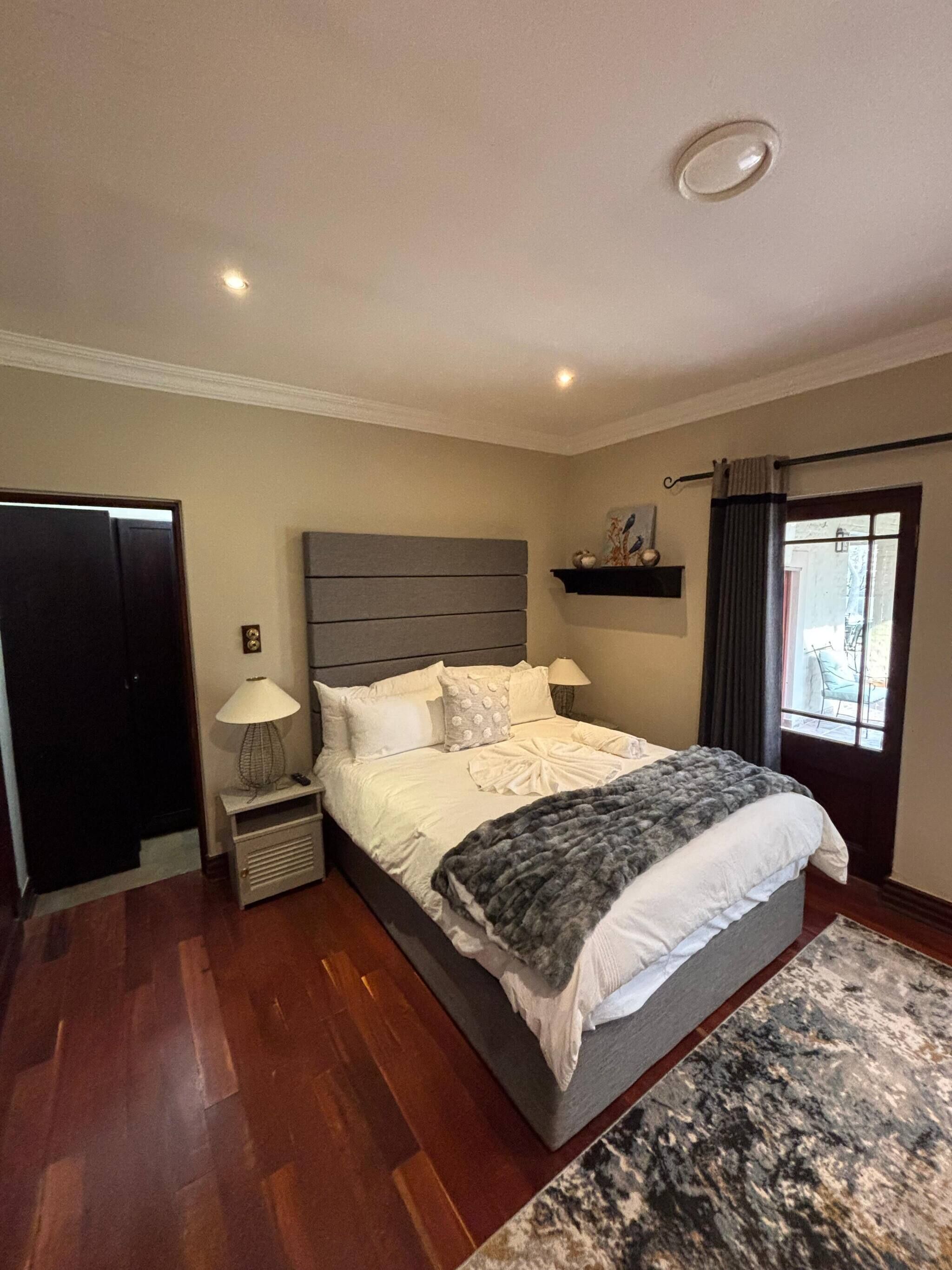 Iron/ironing board, Internet, bed sheets