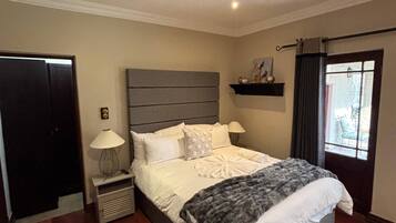 Iron/ironing board, Internet, bed sheets