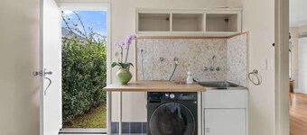 Private Room in Springfield | Parking