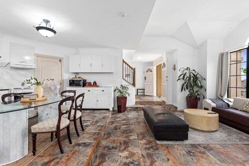 4BR Villa with Pool & Garden - Daisy Hill