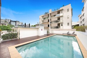 Pool - Contemporary 2-Bedroom Apartment in Sothbank (South Brisbane)