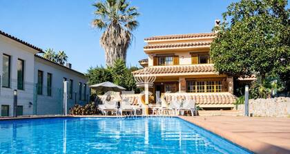 Villa Ficus - Book your perfect getaway in Lloret de Mar