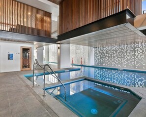 Pool - Prime 2BR Location - Pool & Parking @BCT 1004 (South Brisbane)