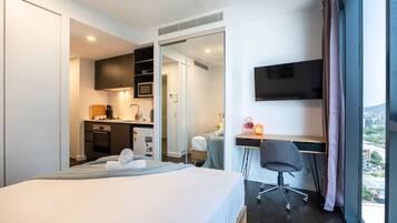 Desk, iron/ironing board, travel cot, WiFi
