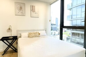WiFi, bed sheets - Modern Studio w/ Pool, Gym, Views - South Brisbane (South Brisbane)