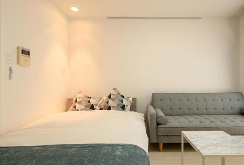 Wilshire APT Hotel