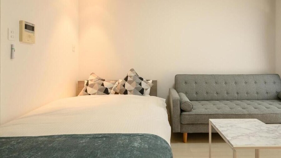 Wilshire APT Hotel
