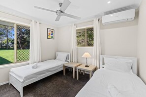Iron/ironing board, WiFi - Cozy & Spacious 2-Bedroom Retreat (Capalaba)
