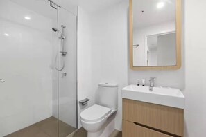 Bathroom - Central South Brisbane 1BR w Balcony, Gym & Sauna (South Brisbane)