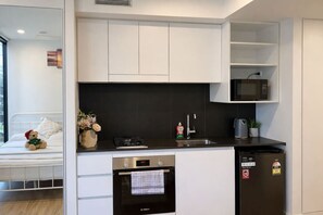Mikrovågsugn, ugn, spishäll och diskmaskin