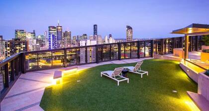 Cordelia St Studio | Pool & Gym | Central Brisbane