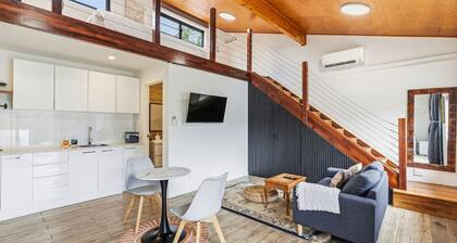 Private Loft Studio | High Ceiling | Tennis Court