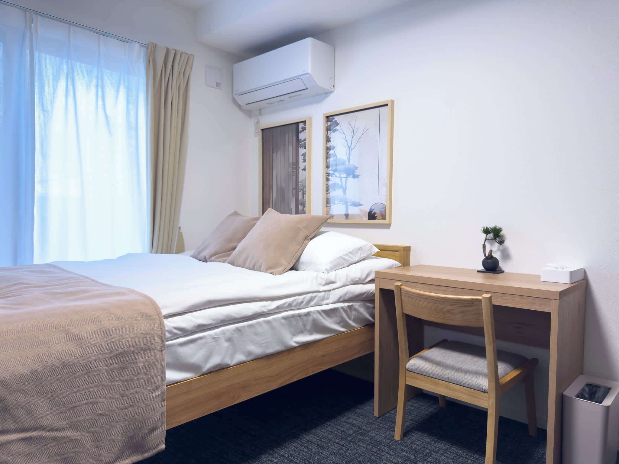 Escrivaninha, ferros/tábuas de passar roupa, Wi-Fi, roupa de cama