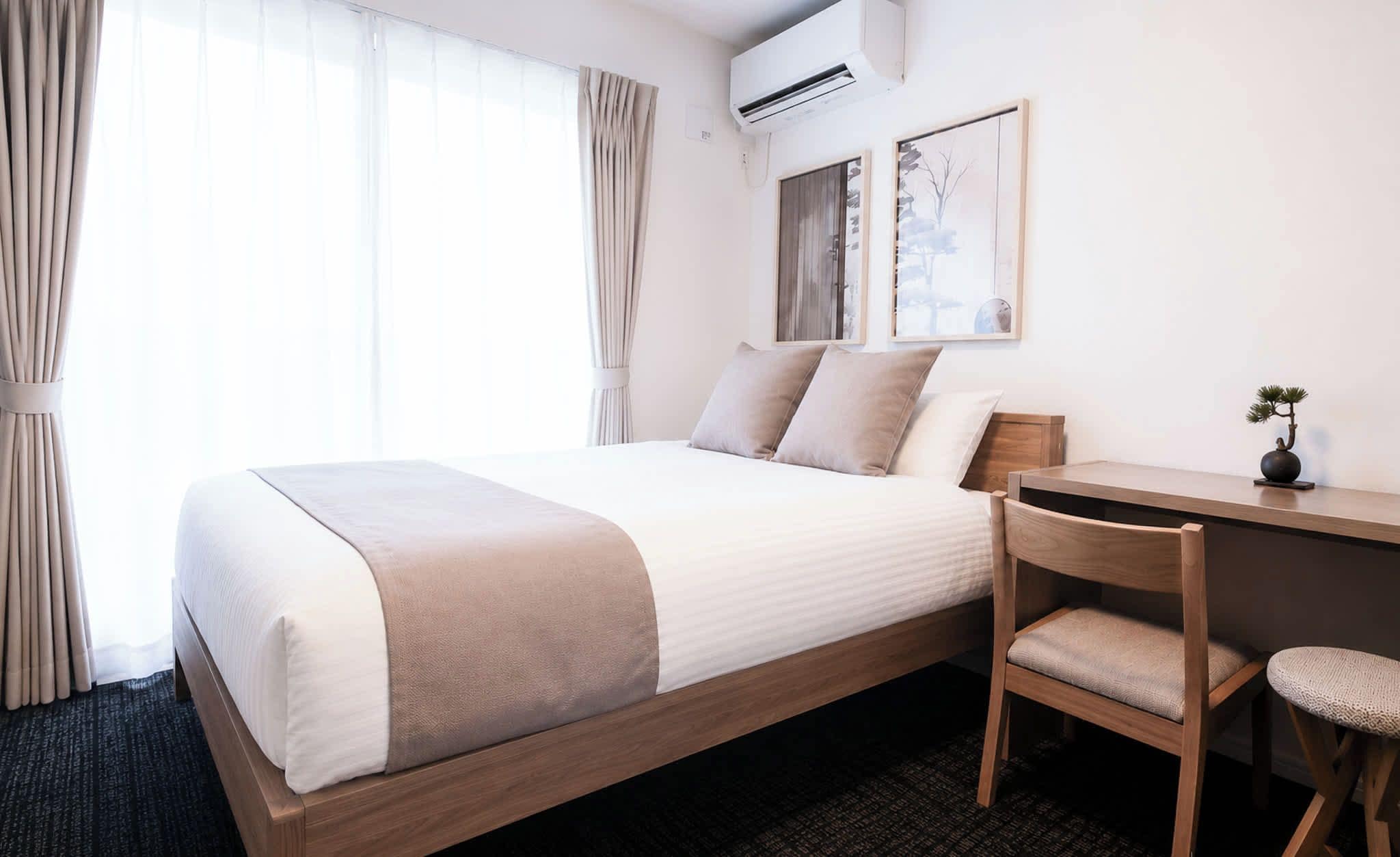 1 bedroom, desk, WiFi, bed sheets