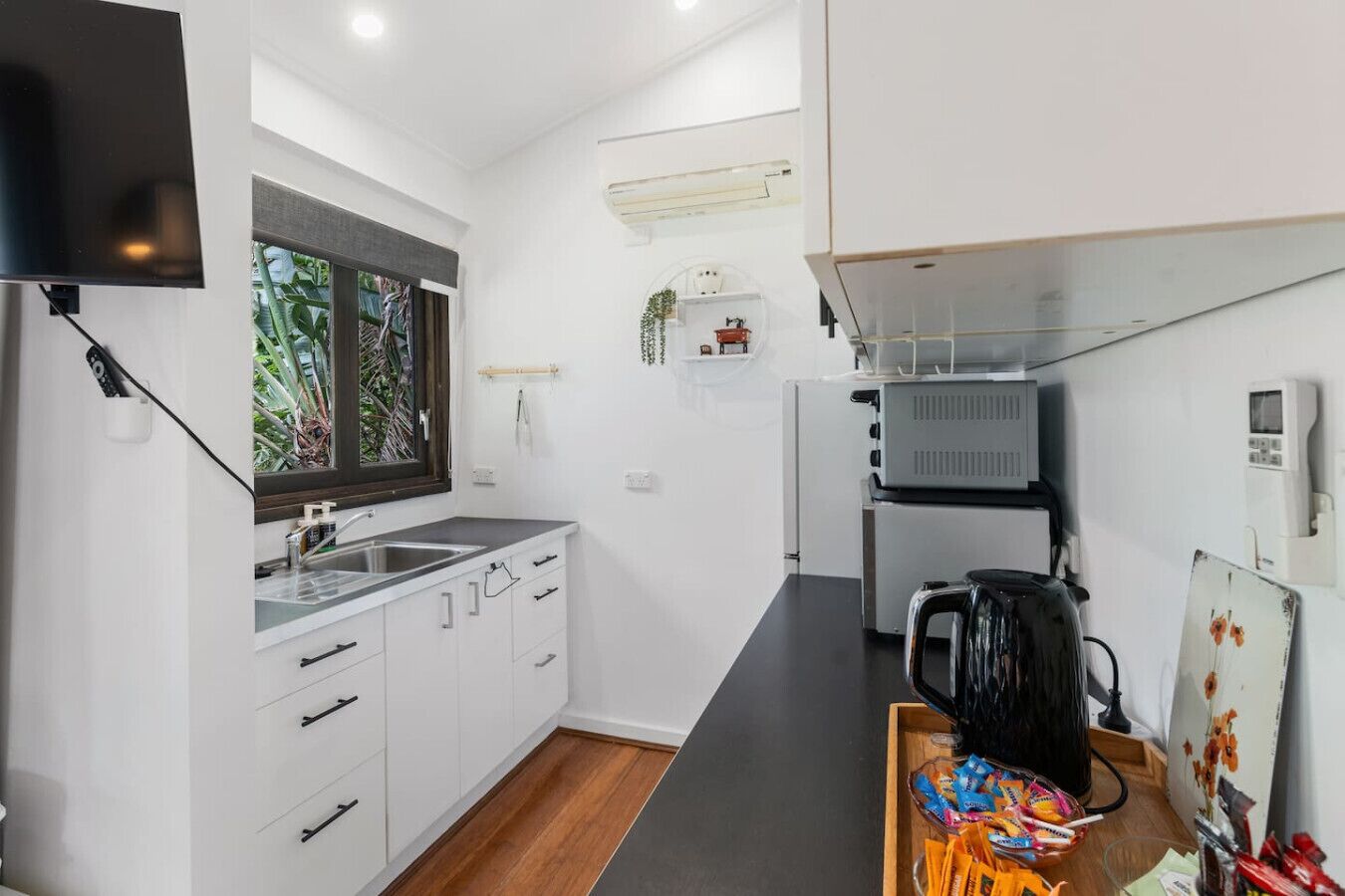Fridge, microwave, oven, cookware/dishes/utensils