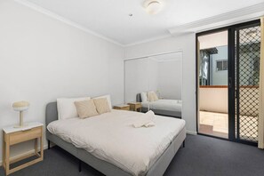 WiFi, bed sheets - Practical City Base | 1BR/1BA (Spring Hill)
