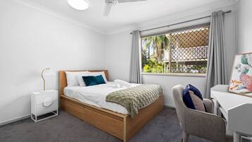 WiFi, bed sheets