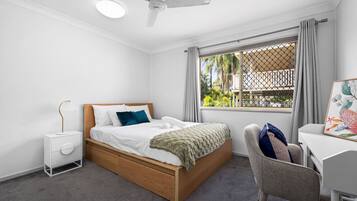 WiFi, bed sheets