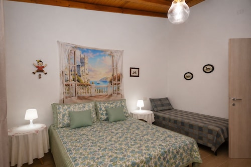 Villa in Brucoli with 2 bedrooms sleeps 5