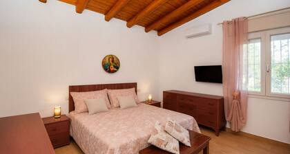 Villa in Brucoli with 2 bedrooms sleeps 5