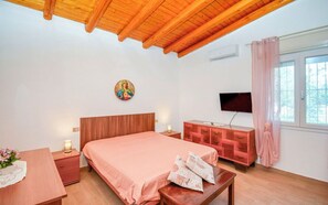 2 chambres, fer et planche à repasser, lit parapluie, Wi-Fi gratuit