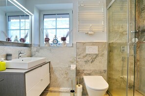 Shower, hair dryer - Seesternresidenz Apartment 19 - Seesternresidenz (Scharbeutz)