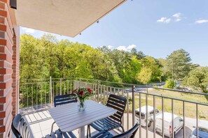Outdoor dining - MEERholung Apartment 2.3 near the beach with balcony for up to 4 guests - MEERholung (Cuxhaven)
