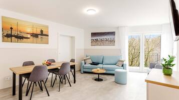 Tv och ett bordtennisbord