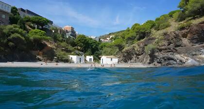 Apartment 'La Pau De Portbou 2' with Balcony, Wi-Fi and Air Conditioning