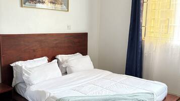 1 habitación, tabla de planchar con plancha, wifi y ropa de cama
