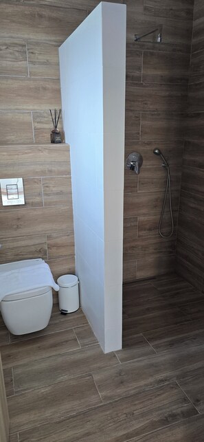 Shower, hair dryer, bidet, towels - Exceptional villa, infinity pool, view of the marina and cliffs, close to beaches. (Albufeira)